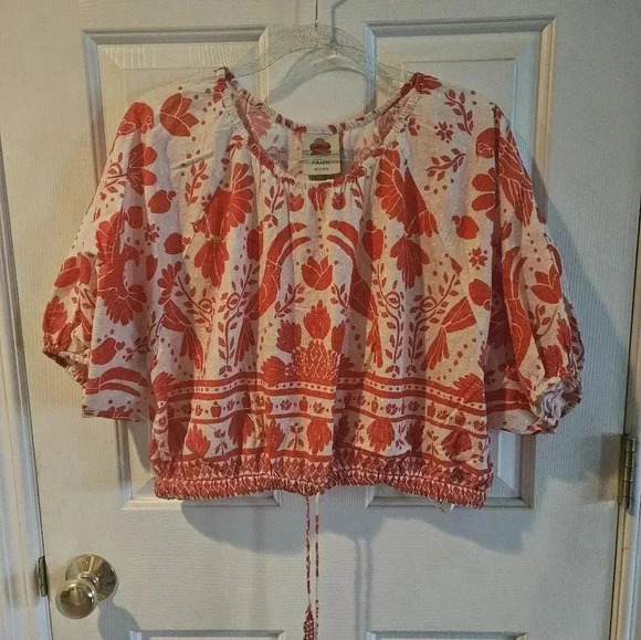 FARM Rio Tops - NWOT Farm Rio jungle flow cropped top